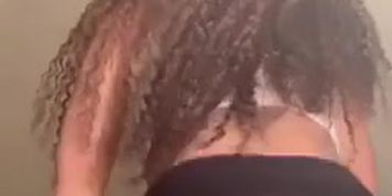 Big booty Latina shaking ass 