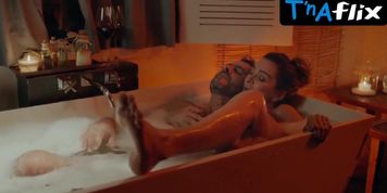 Manuela Martelli Bikini Scene  in Minha Vida Em Marte