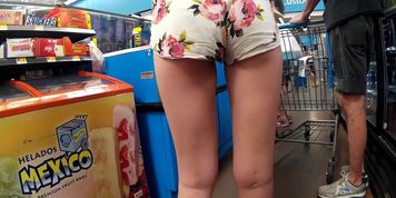 Lala P&eacute;rez was seen while shopping