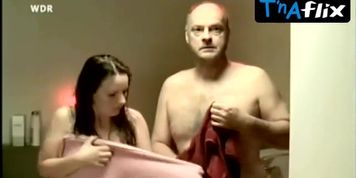 Nina Vorbrodt Breasts,  Bush Scene  in Ein Baby Fur Dich