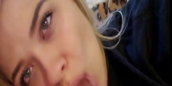 Blonde Gives Morning Blowjob w/ throbbing mouthcum
