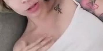 Kawaii girl tittie play