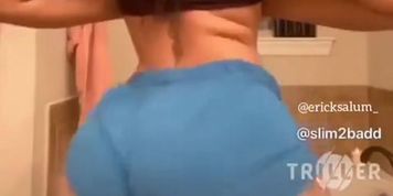 Thick ass yummy black Latina Twerking @ericksalum_