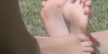 feet 038