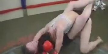 Girls fight rough