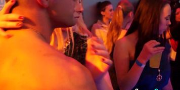 Real teens suck at orgy