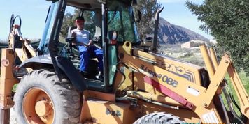 Bulldozer Operater Gets Some Ass (Liana Mendoza)