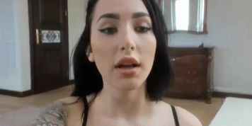 Super hot brunette cambabe 3
