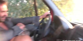 Mature Newbie sucks the driver, fucks the hitchhiker