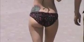 candid teen beach spy 24 jiggly white booty