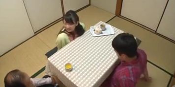 Japanese game of mother and son