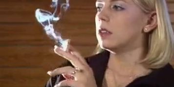 Smoking Blonde - video 5