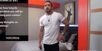Stud Masturbates on a Webcam