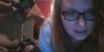 2 nenas en la webcam - video 1