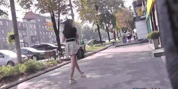 Hidden upskirt cam captures amazing athletic butt