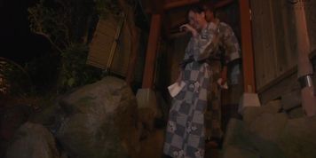 Secret cheating in a hot spring inn