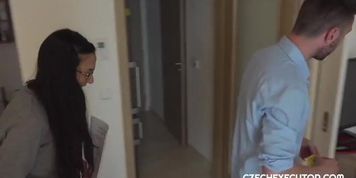 Gypsy girls fucks the executor (Ashely Ocean, Ashley Ocean, Jade Newman)