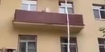 The husband met his wife with a lover
