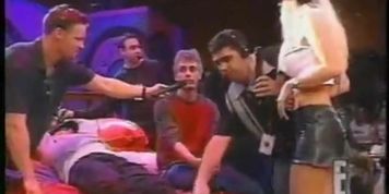 Yaqi Tickles Jenna Jameson On Howard Stern In Las Vegas