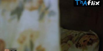 Emilia Mazer Sexy Scene  in Mujeres Asesinas