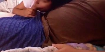 Blowjob atas katil