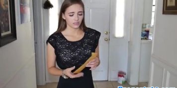 Amateur realtor paid to throat dick