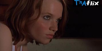 Doreen Dietel Sexy Scene  in Madchen, Madchen 2 - Loft Oder Liebe