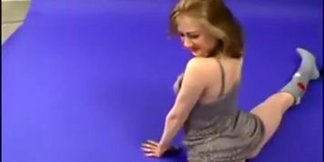 Hypnotic girl shows off her flexibility