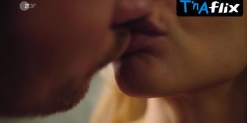 Sinja Dieks Butt,  Underwear Scene  in Inga Lindstrom
