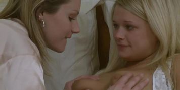 Lesbian milf fingers then tribs pussy with her blonde guest (Heather Starlet, Samantha Ryan)