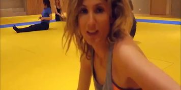PIEDS C&Eacute;L&Egrave;BRES FRAN&Ccedil;AISES, CELEBRITY FRENCH MILF SMELLY FEET