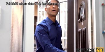 STUCK4K. Beauty can't move and buddy takes advantage of it to have sex