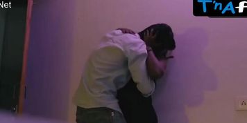 Shyna Khatri Sexy Scene  in Bijli