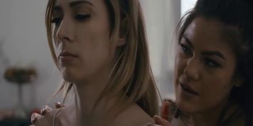 Horny Aiden Ashley gets a massage and lesbian sex (Kendra Spade)