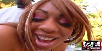 Big Butt Ebony Mother With Succulent Lips (Lethal Lipps)