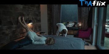 Kasia Warnke Sexy Scene  in Caly Ten Seks