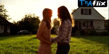 Lisa Smit Breasts Scene  in Quellen Des Lebens