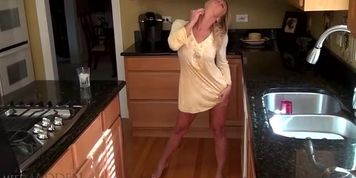 Meetmadden Ice Water Lewd Wives Sucking Strangers