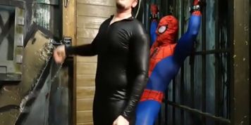 Spiderman vs Villain