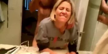 SEXY AMATEUR MATURE MILF HAVING A REAL ANAL ORGAMS WITH HER BOSS DURING BUSINESS TRIP