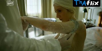 Roxane Durane Breasts Scene  in Parfum