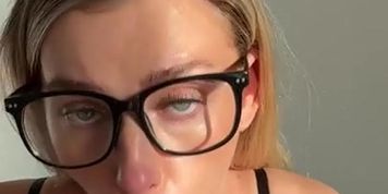 Wildhalli Gives Head And Receives A Facial