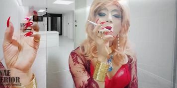 SISSY NICLO - SHEMALE - TRANSGENDER - HOT MAKEUP TRYING OUT MAKEUP SISSYBOY