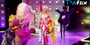 Kylie Sonique Love Butt Scene  in Rupauls Drag Race All Stars