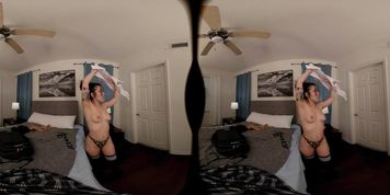 Vr Stepsis Shares Bedroom &ndash; Again (Kira Perez)