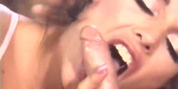 THE CLASSIC PORN - Growing passion ends up with orgasm (Isis Taylor)