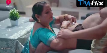 Babita Dubey Sexy Scene  in Pehredaar 5