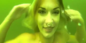 Nikki Freediving Underwater 1