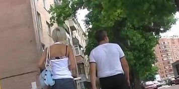 Random upskirt beauty in the street