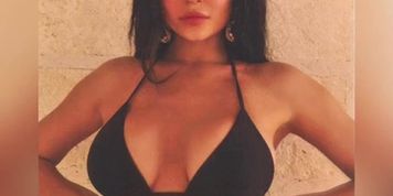 Mo bounce- Kylie Jenner (Kim Kardashian)